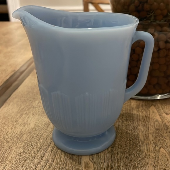 Vintage 2 piece Pyrex Delphite pitcher and sugar dish set - Picture 5 of 16